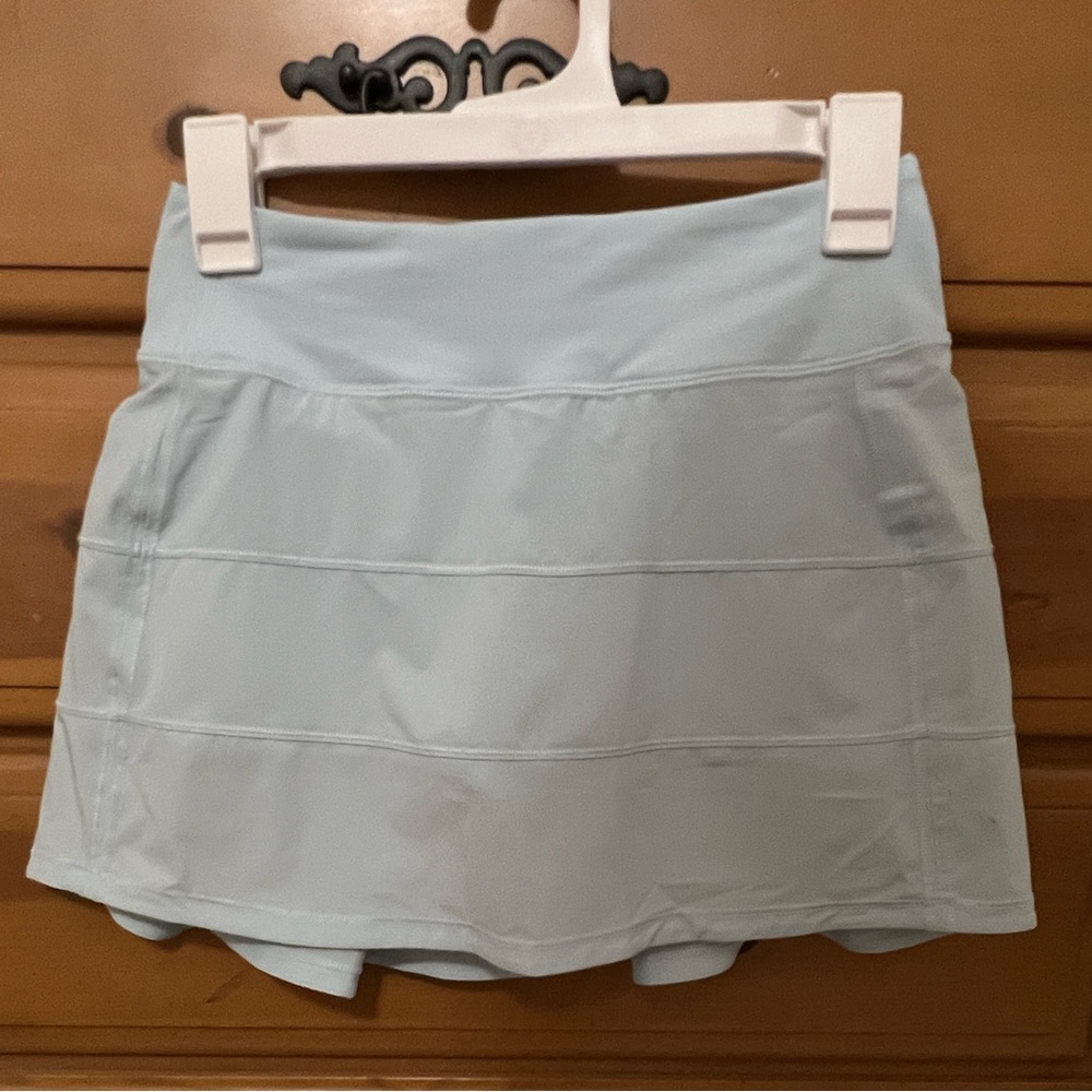 Lululemon Size 2 Powder Blue Pace Rival Skirt